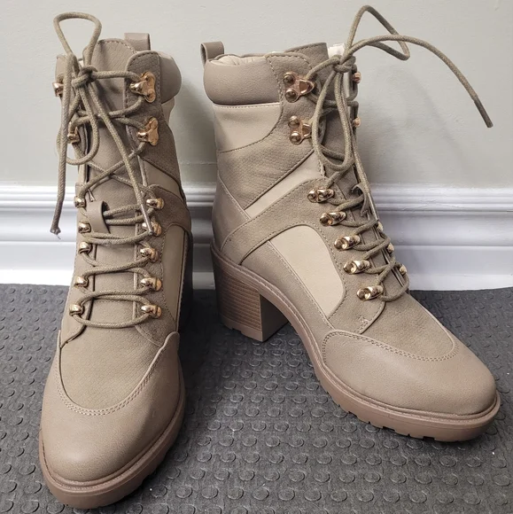 Boots - Picture 1 of 6